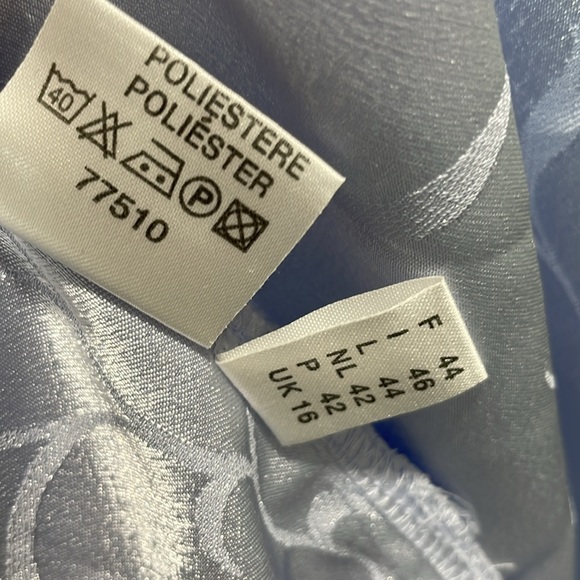 Periwinkle blue blouse size 16 UK (size 12 US) - Picture 14 of 17